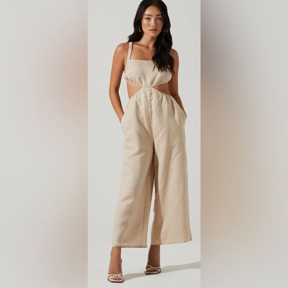 NWT ASTR The Label Women’s Tan/Khaki Marise Cut Out Wide Leg Jumpsuit - Size S - Picture 1 of 8